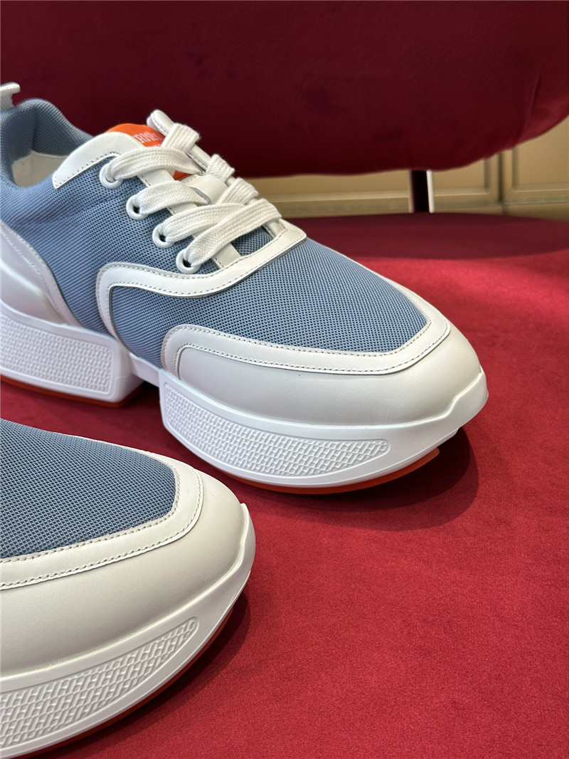H**me5 new sneakers