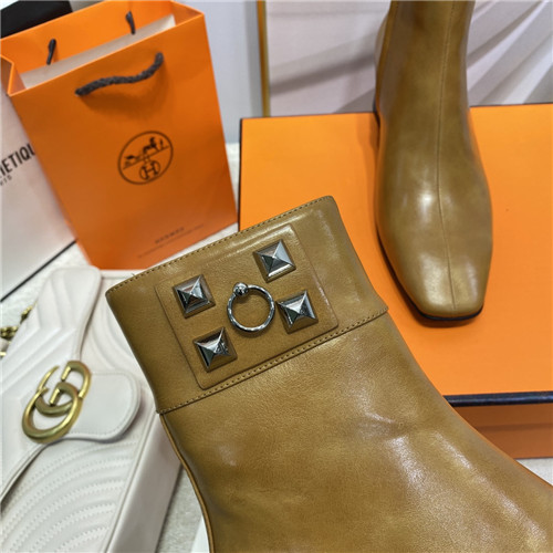 H**me5 stud ankle boots