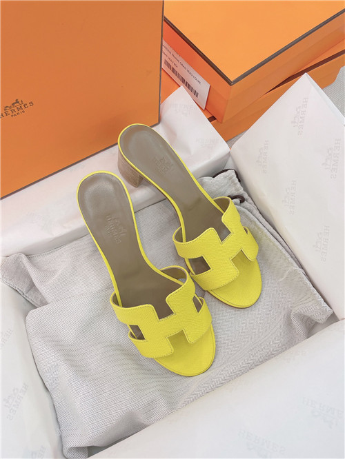 H**me5 oasis sandals