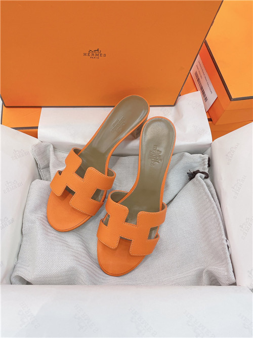 H**me5 oasis sandals