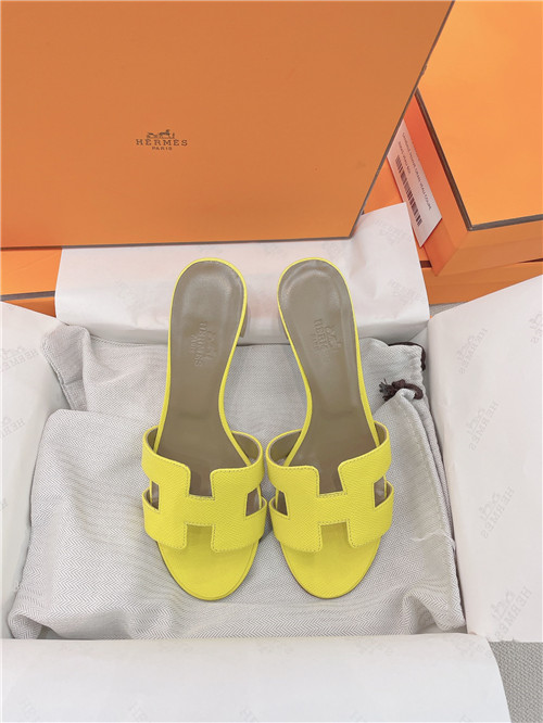 H**me5 oasis sandals