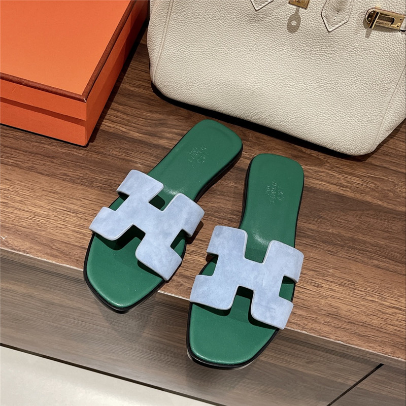 H**me5 H buckle slippers