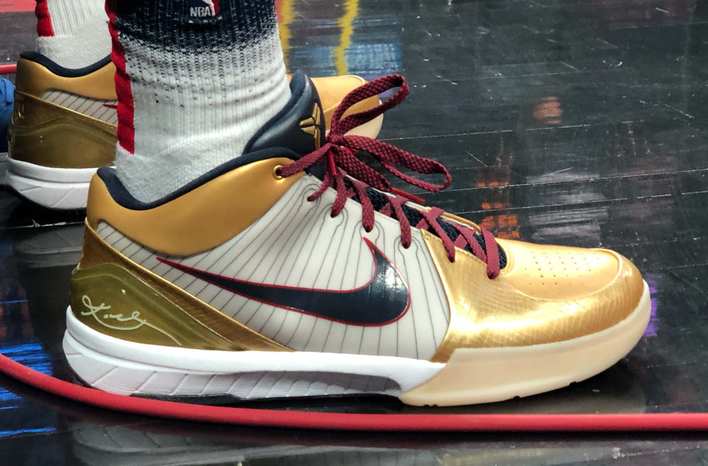 ZOOM KOBE 4 