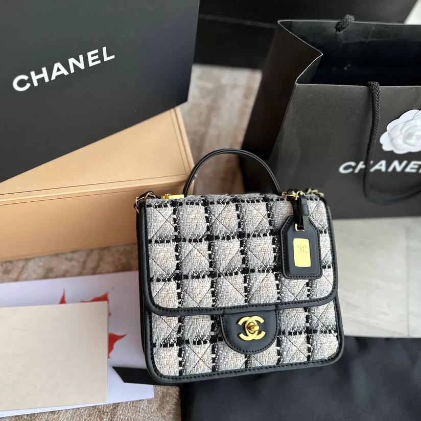 Important customer only ☆ Ch**el ☆ Small top handle