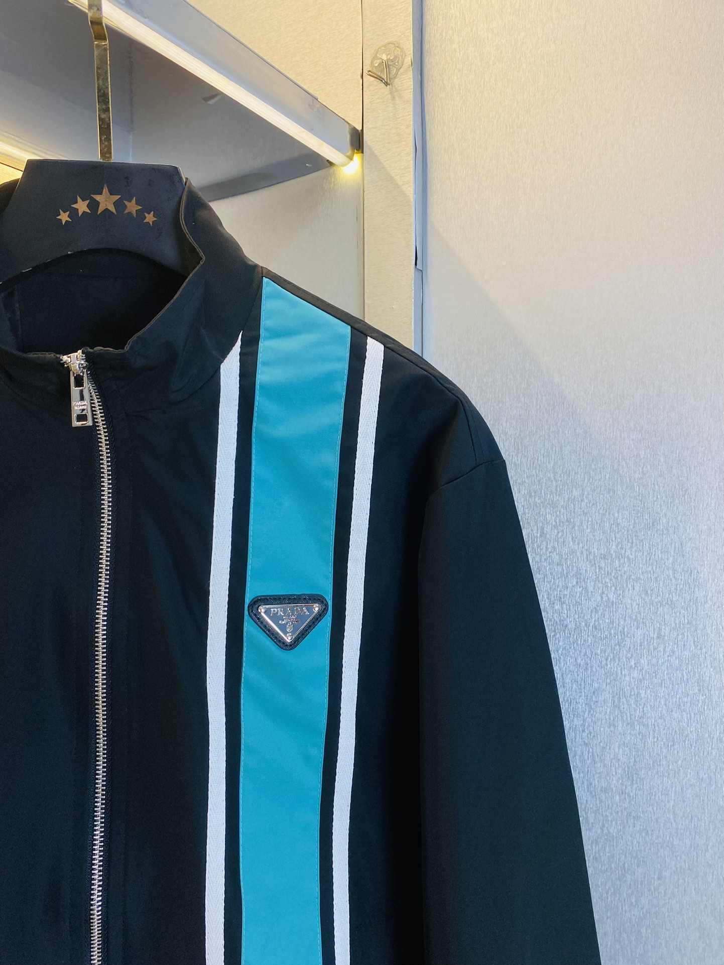 Pra*a Jacket