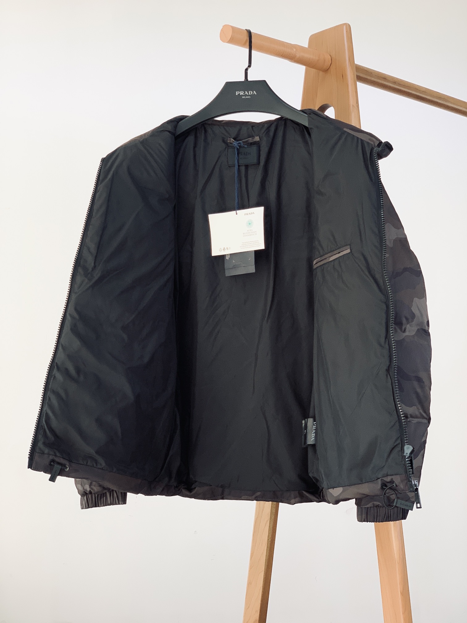 Pra*a Jacket