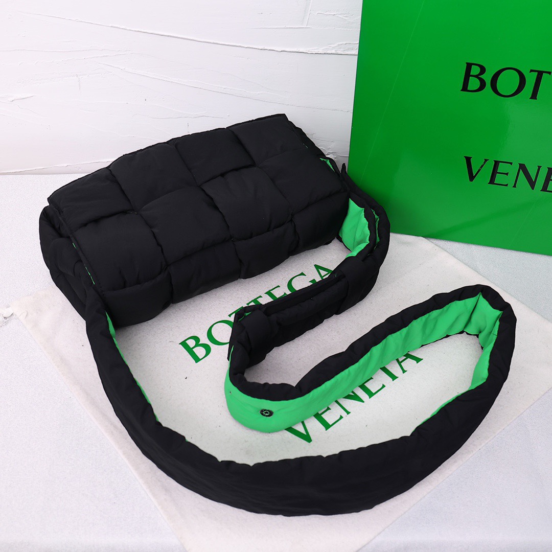 Best Replica B0tt*ga Ven*ta Bags(ColaReps)