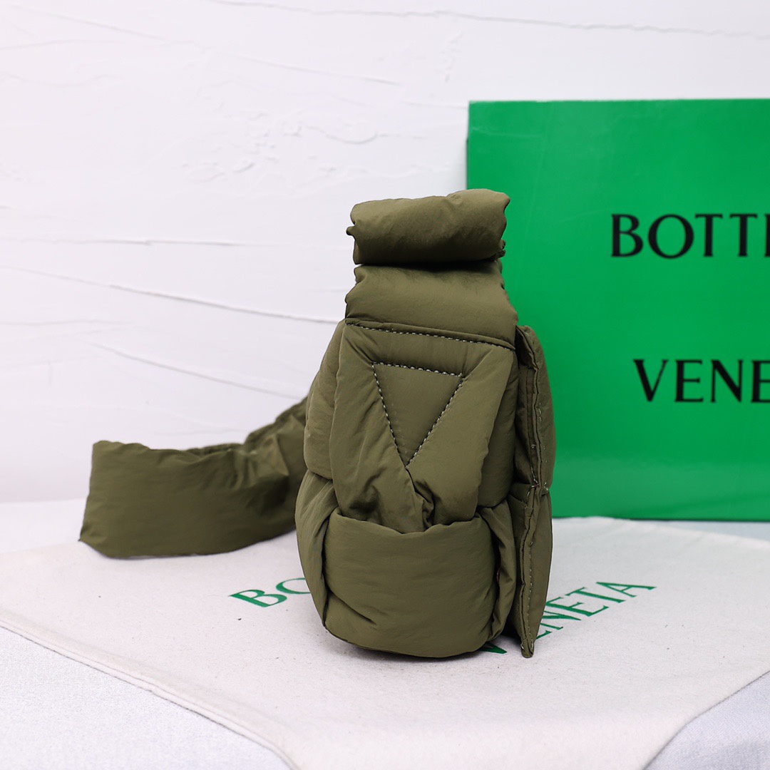 Best Replica B0tt*ga Ven*ta Bags(ColaReps)
