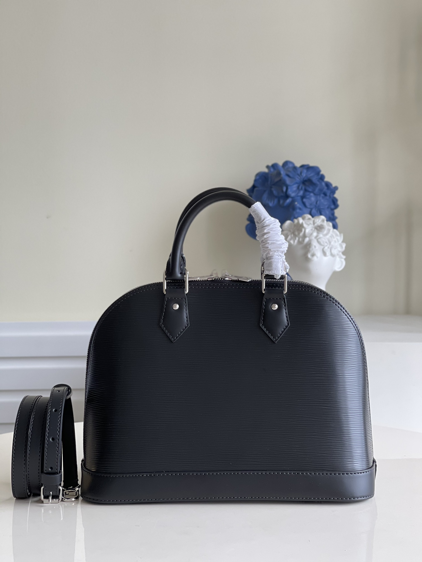 Top original M40862 Black ALMA small handbag