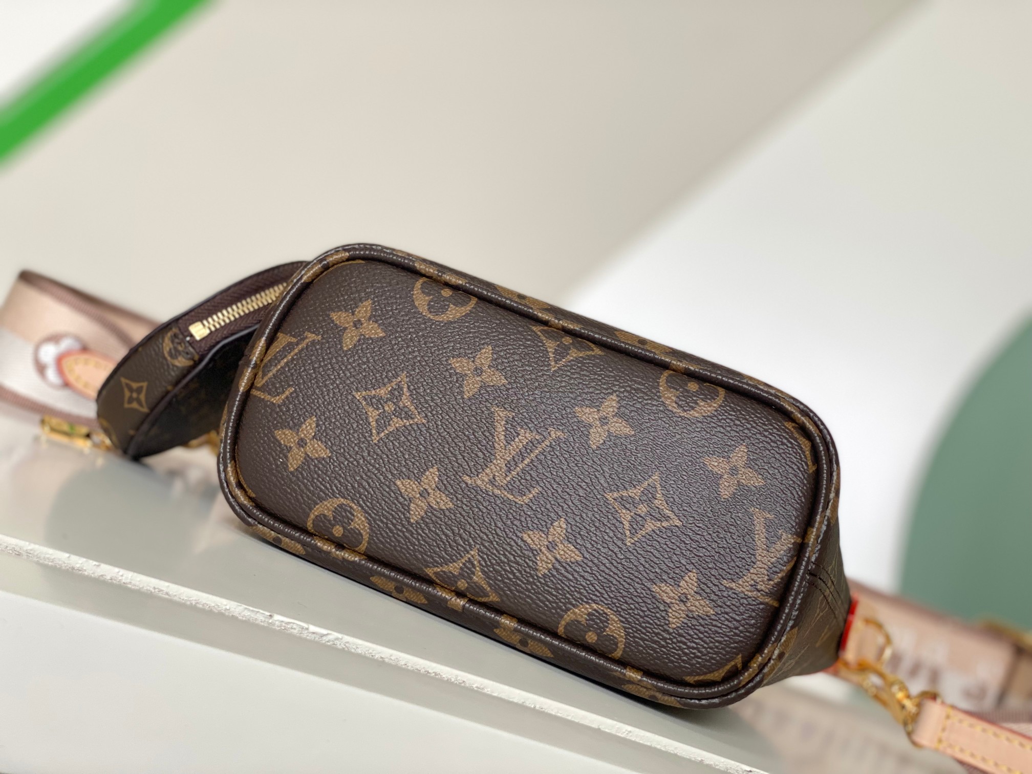 L0vis Vvtt0n Damier Ebene