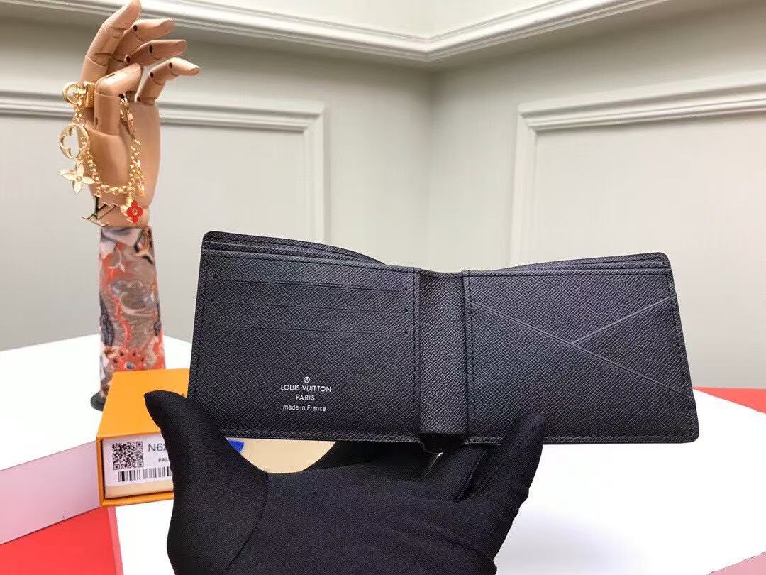L0vis Vvtt0n Multiple Wallet